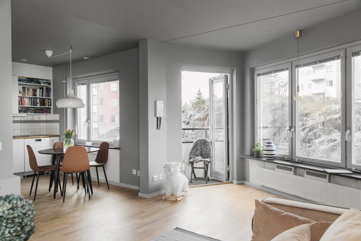 MED4DD4158EA22146BD91ED1DF49E7EF645 Västra Finnbodavägen 1